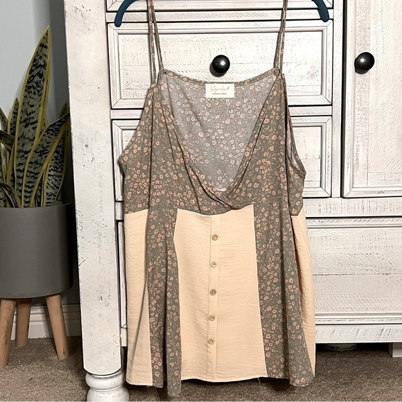 Sugarfox Cream & Floral Color Block Spaghetti Strap Faux Button Front Tank 2XL - Picture 1 of 10